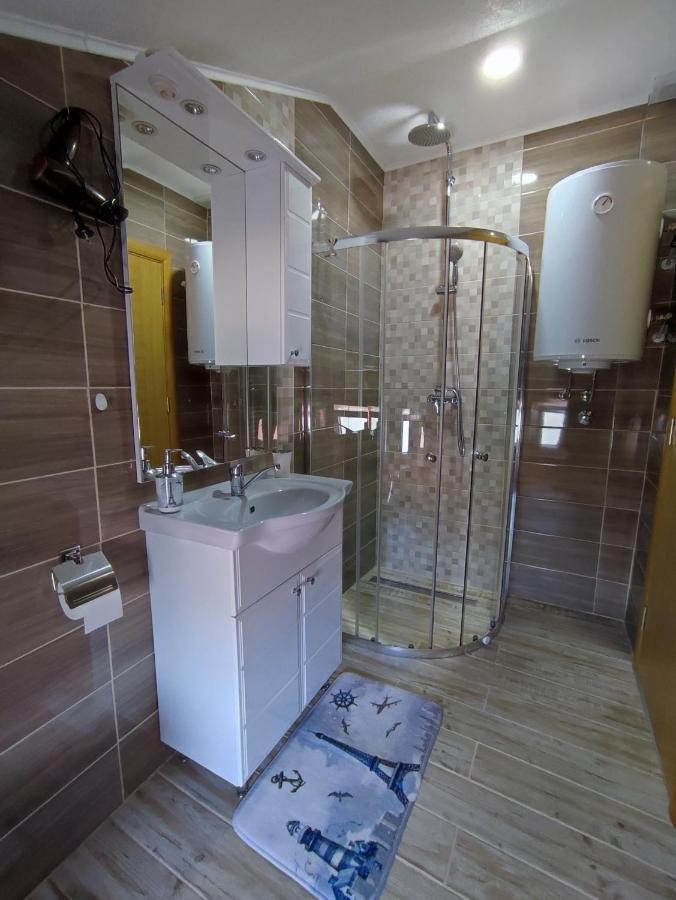 Apartman Toni Gračac Екстериор снимка