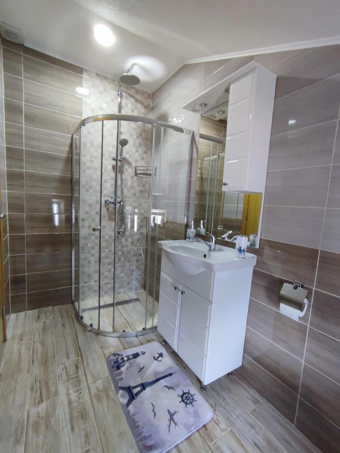 Apartman Toni Gračac Екстериор снимка