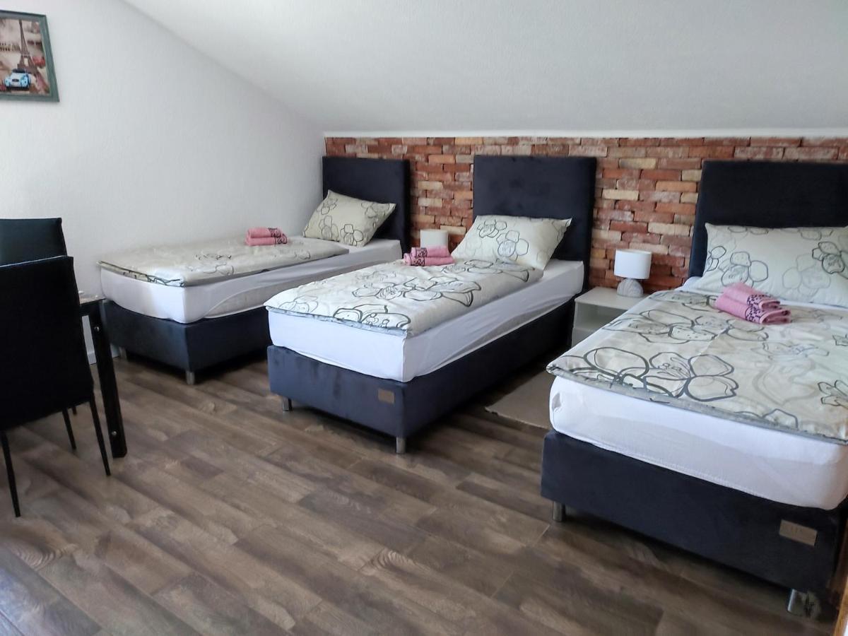 Apartman Toni Gračac Екстериор снимка
