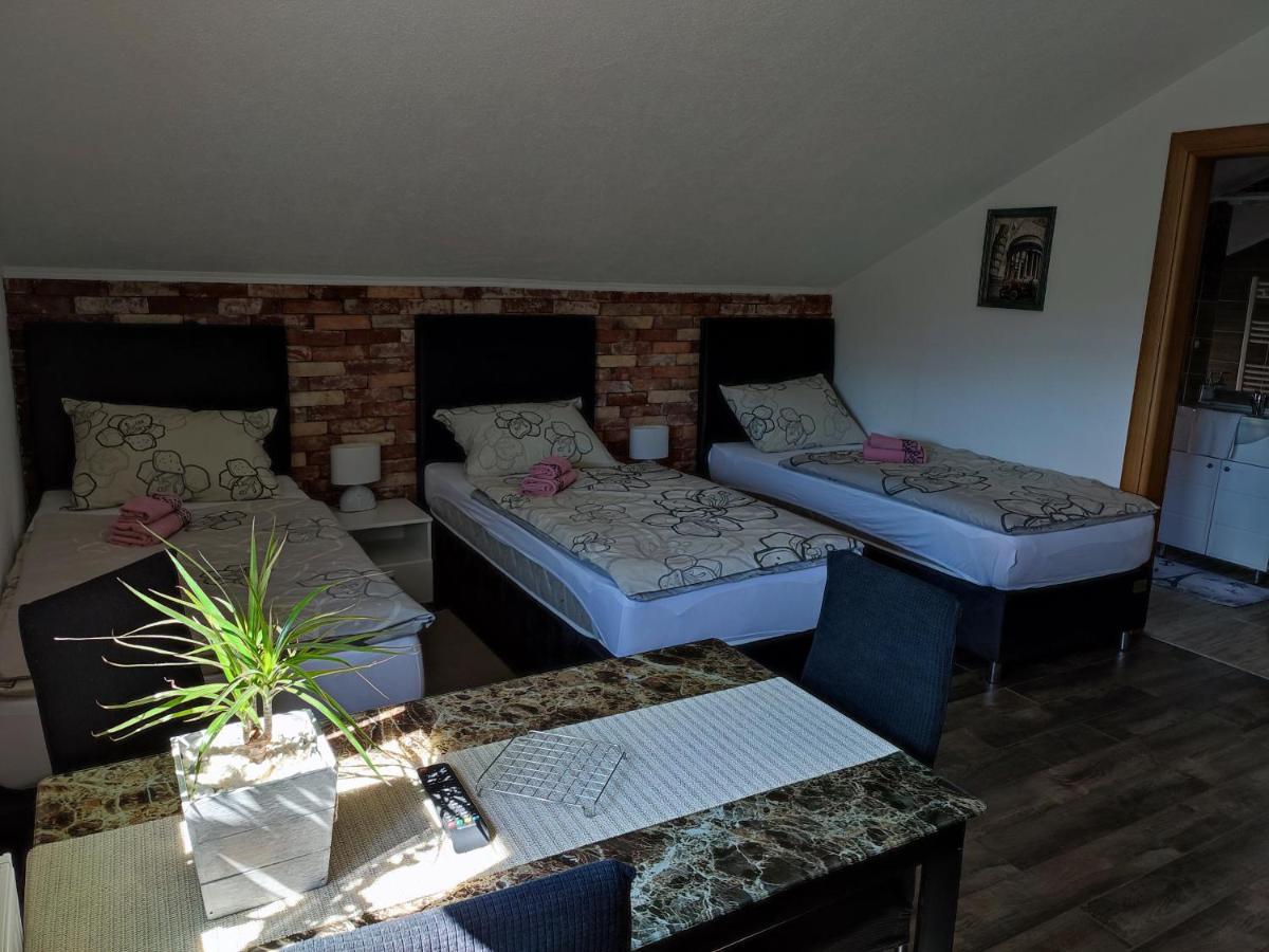 Apartman Toni Gračac Екстериор снимка