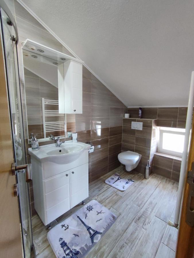 Apartman Toni Gračac Екстериор снимка