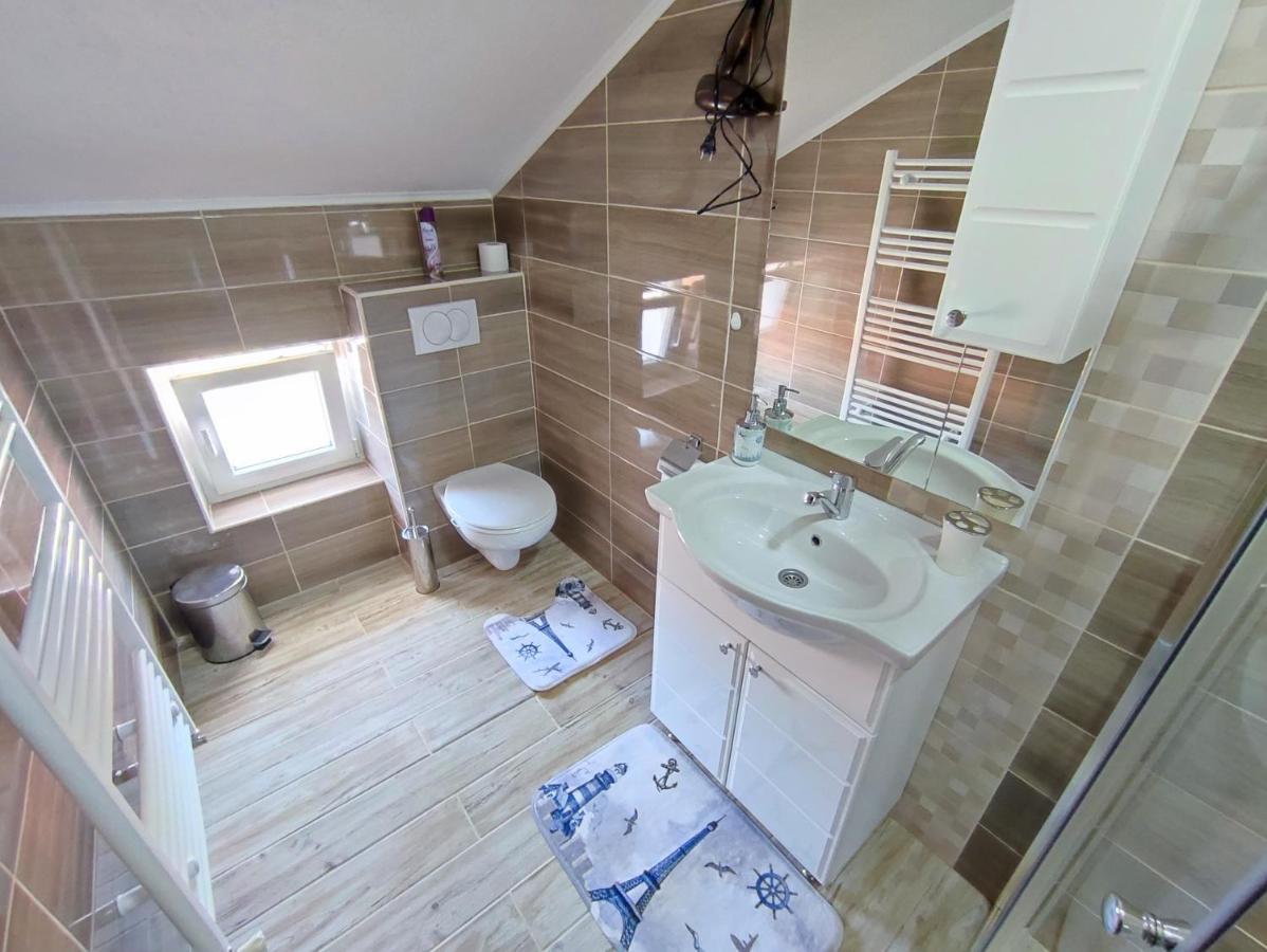 Apartman Toni Gračac Екстериор снимка