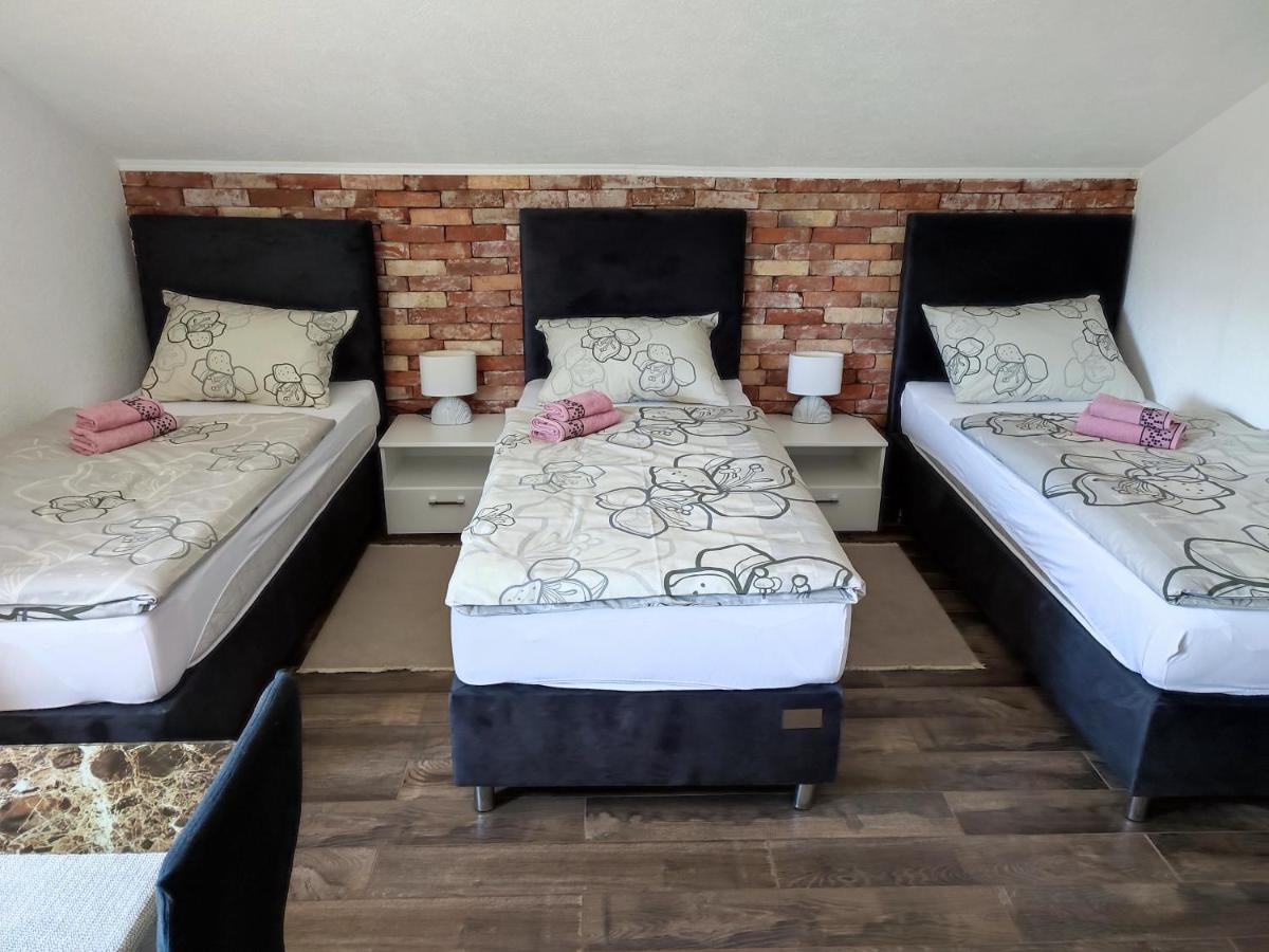 Apartman Toni Gračac Екстериор снимка