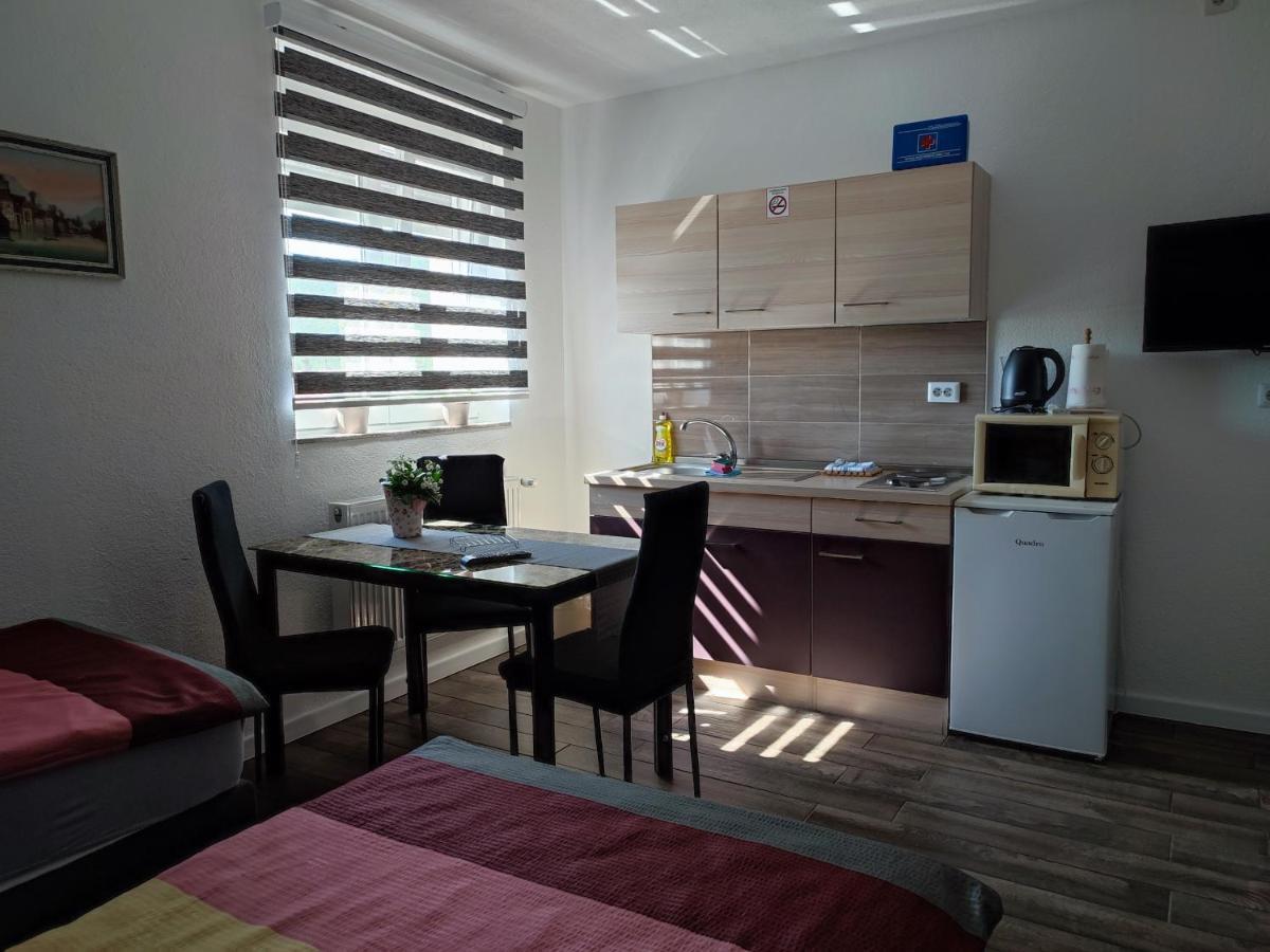 Apartman Toni Gračac Екстериор снимка