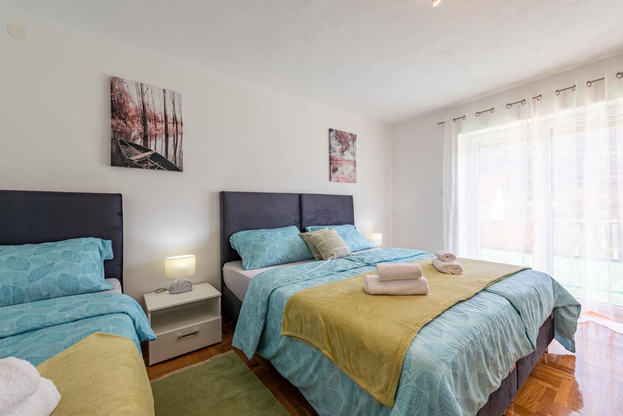 Apartman Toni Gračac Екстериор снимка
