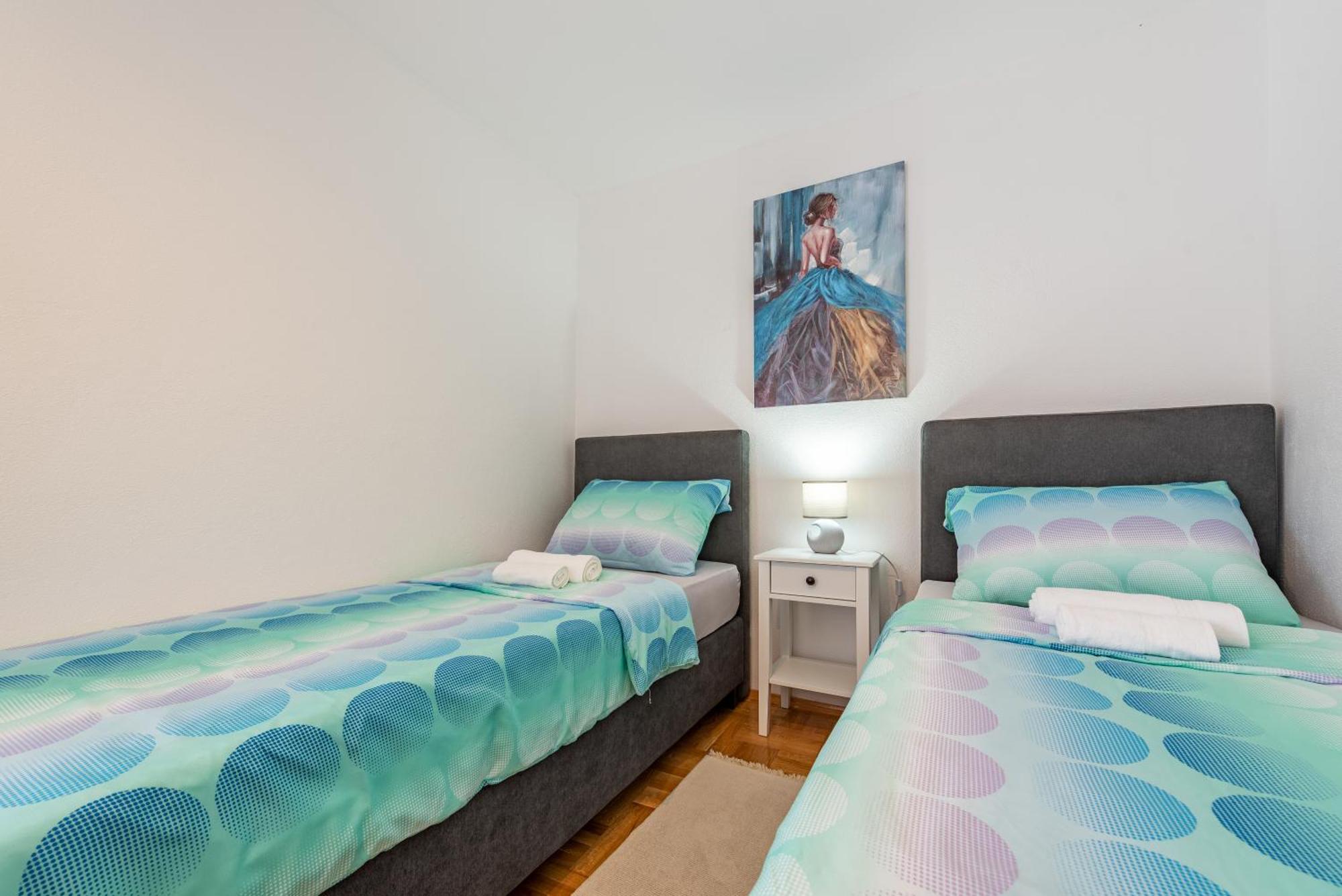 Apartman Toni Gračac Екстериор снимка