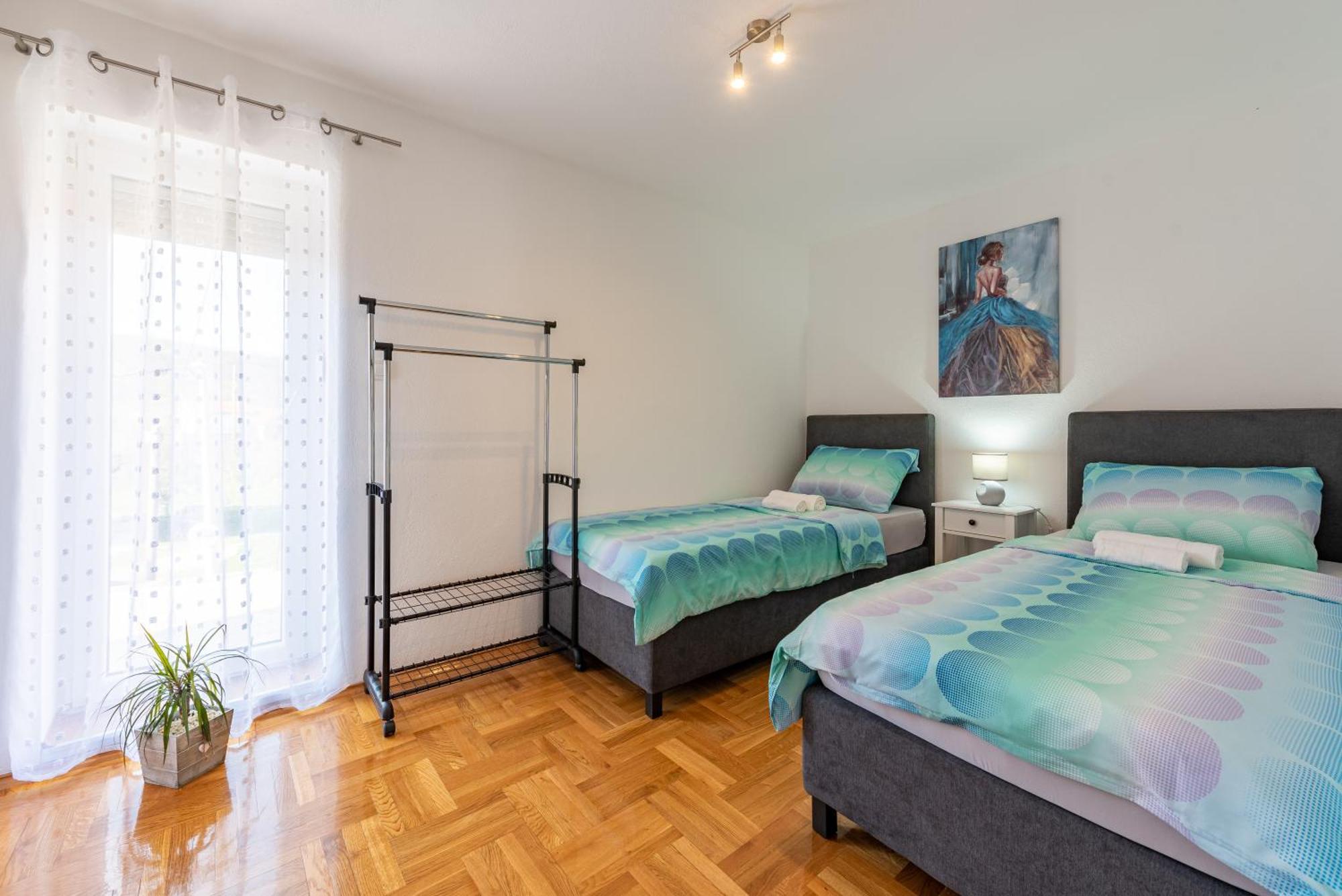 Apartman Toni Gračac Екстериор снимка