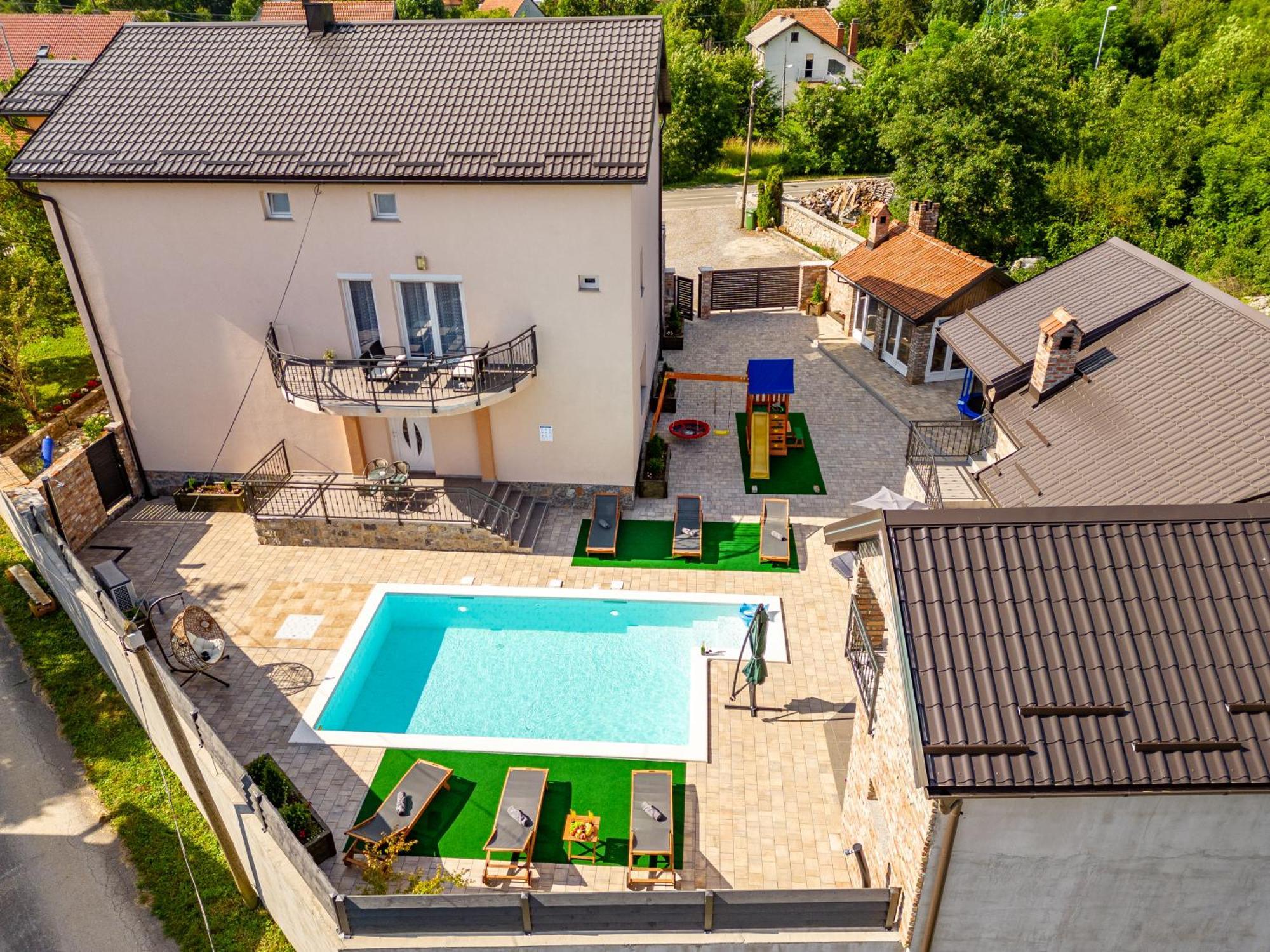 Apartman Toni Gračac Екстериор снимка