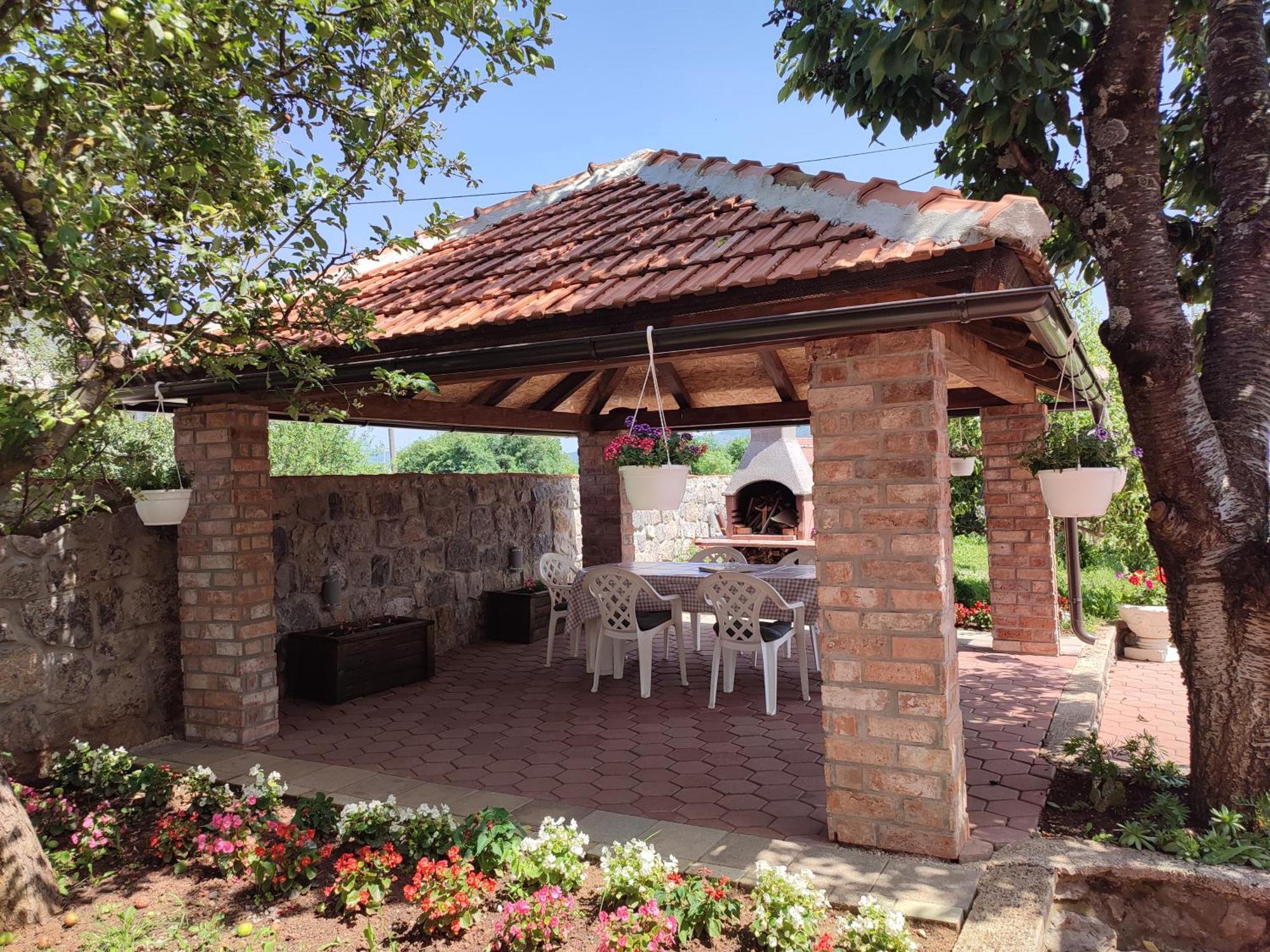 Apartman Toni Gračac Екстериор снимка