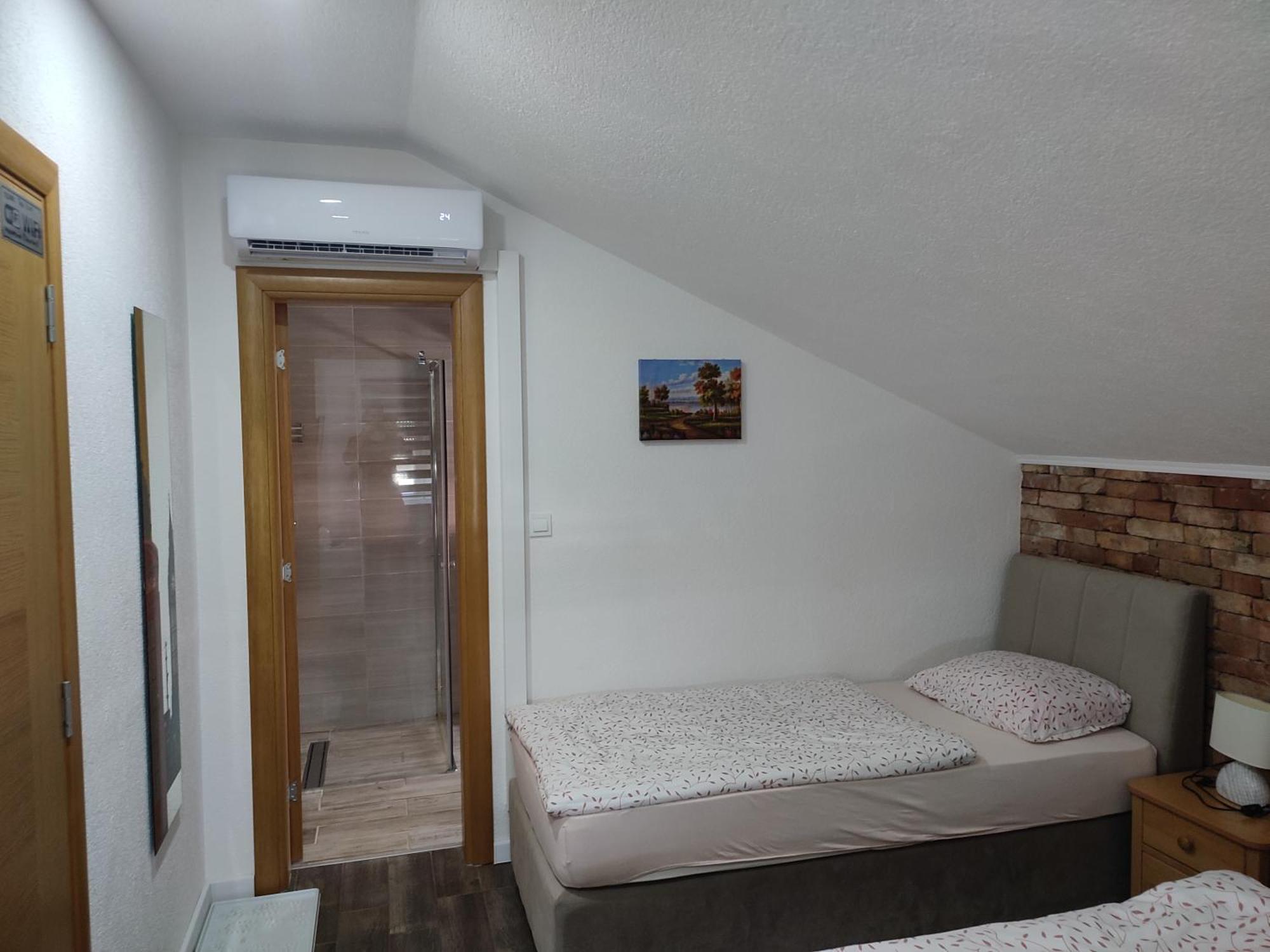 Apartman Toni Gračac Екстериор снимка
