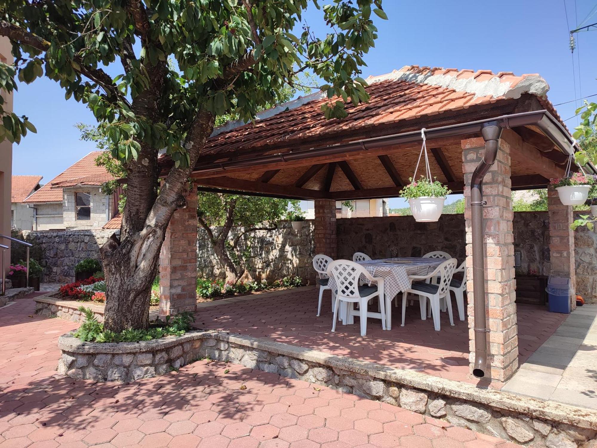 Apartman Toni Gračac Екстериор снимка